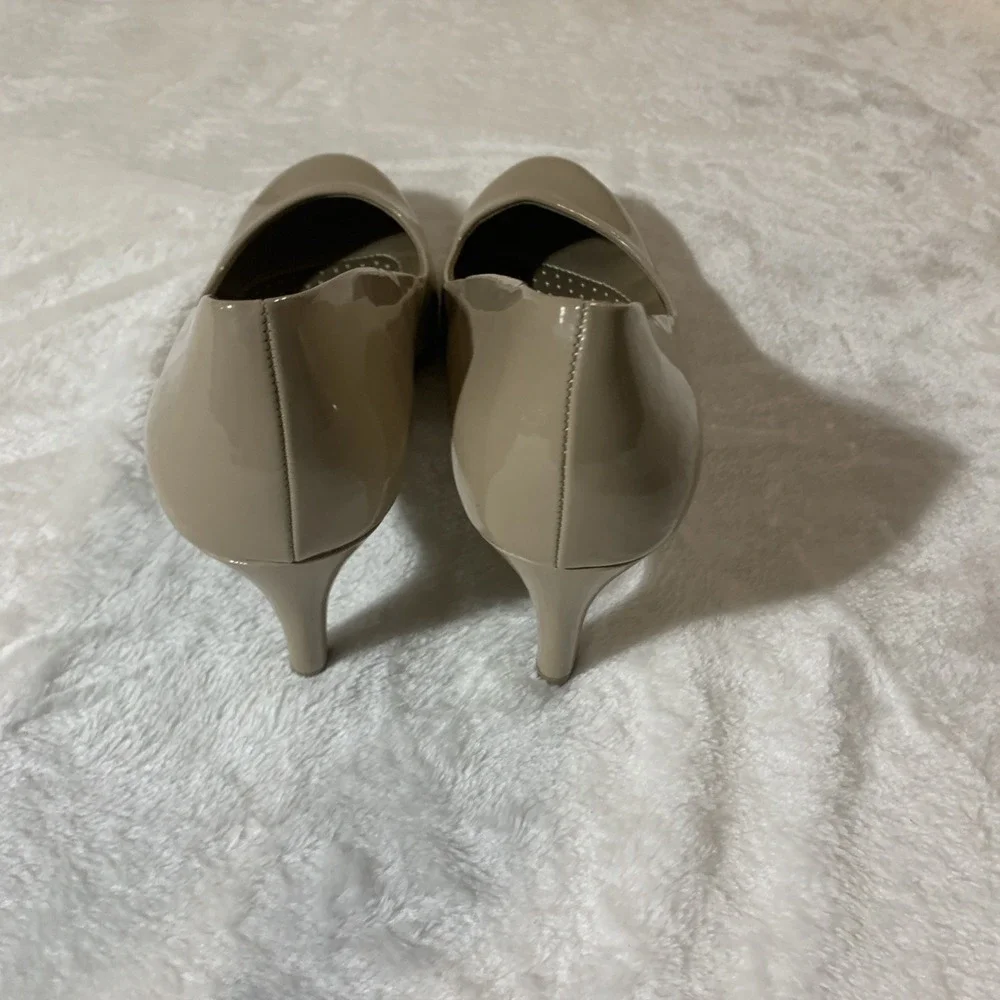 Dexflex Comfort Heels Women's Beige Size 11W